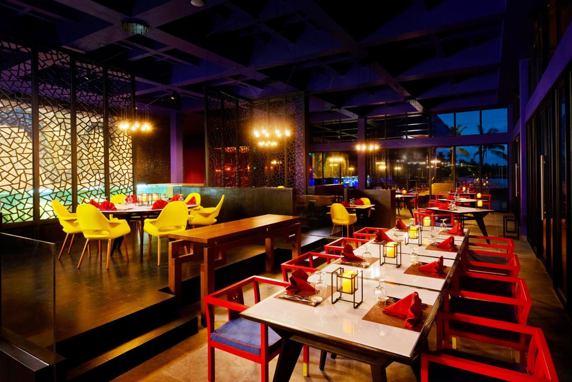 Kandima Maldives Kudahuvadhoo Exterior photo The interior of the restaurant