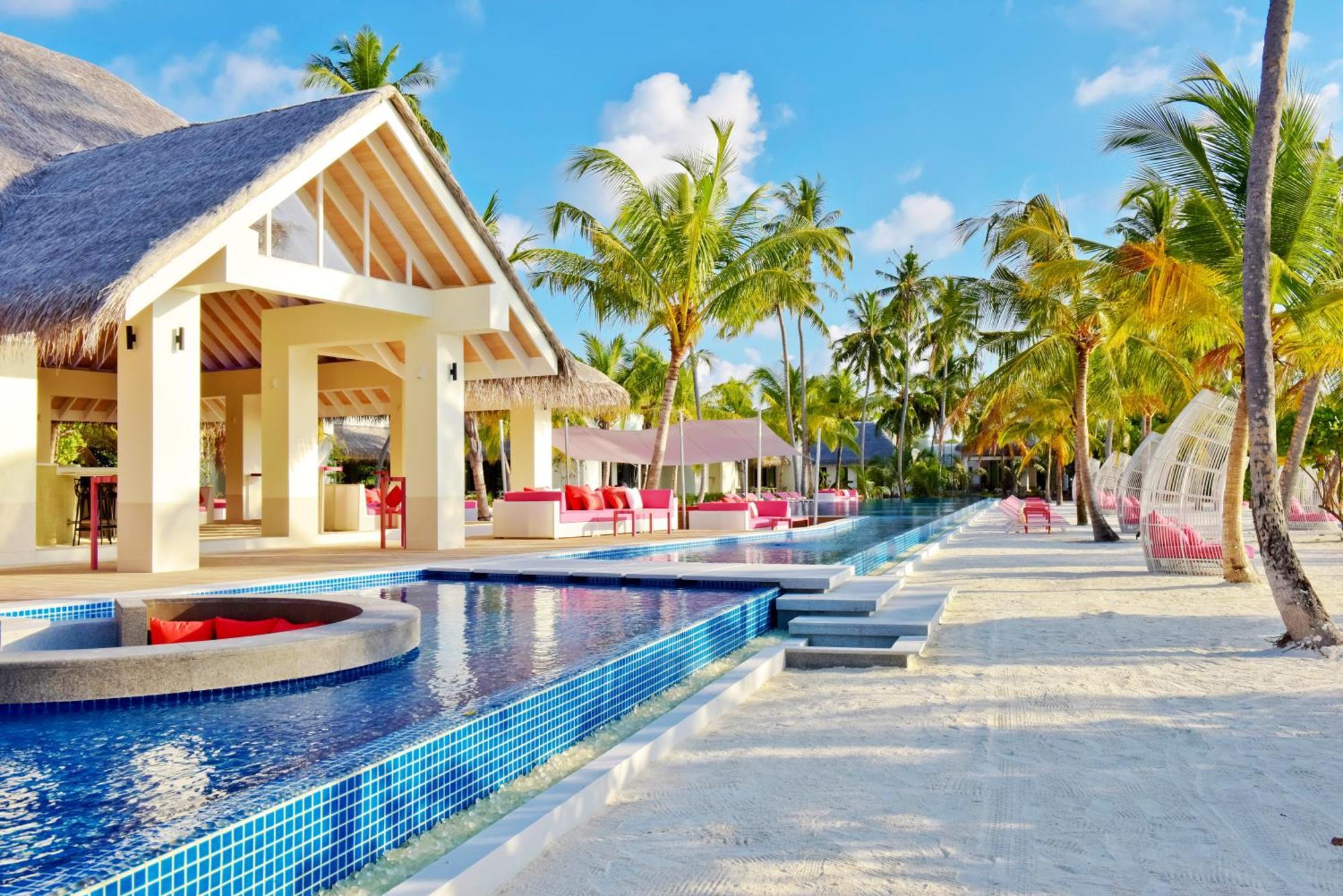 Kandima Maldives Kudahuvadhoo Exterior photo The resort's main pool
