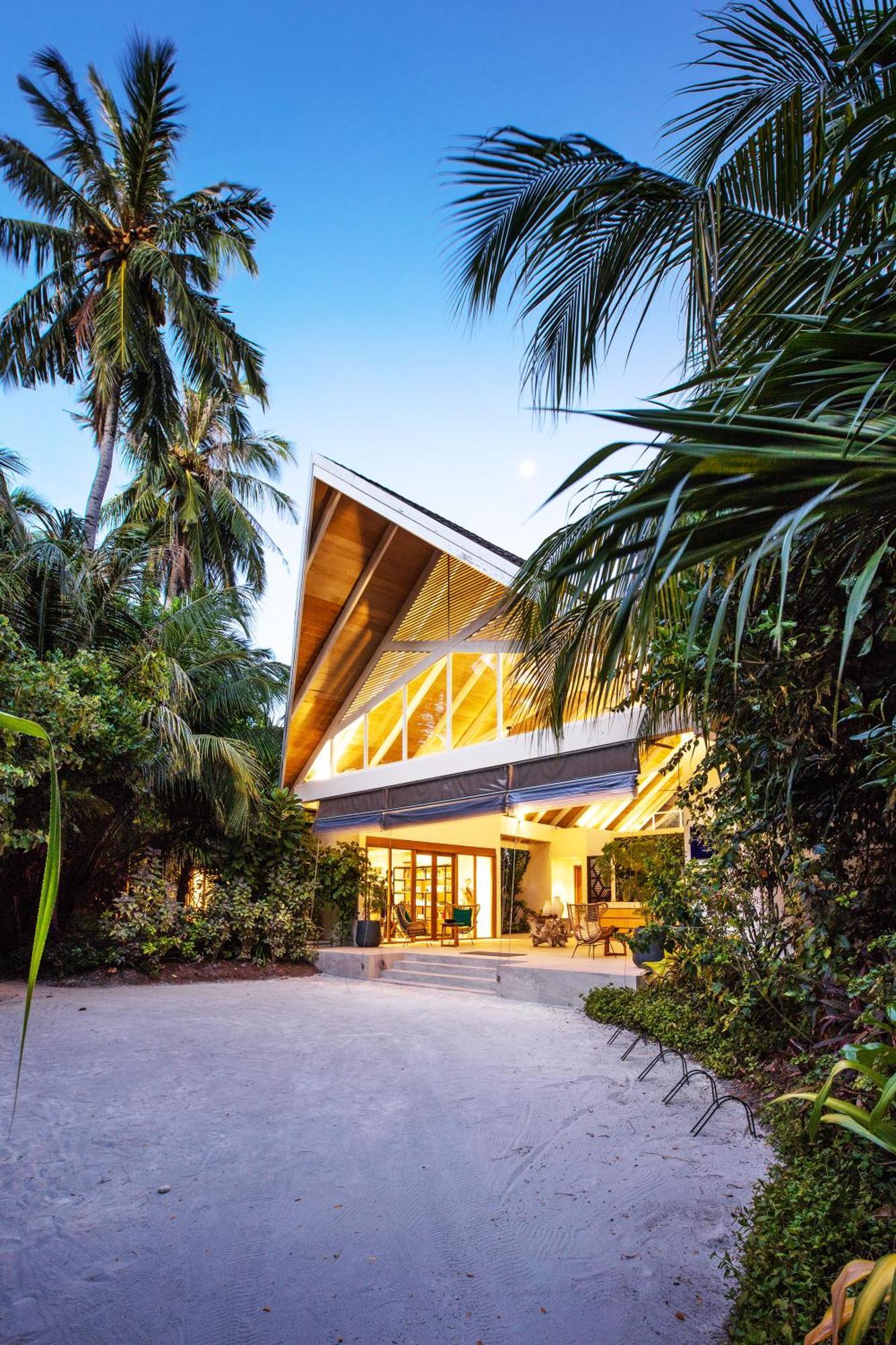 Kandima Maldives Kudahuvadhoo Exterior photo The resort's main lobby