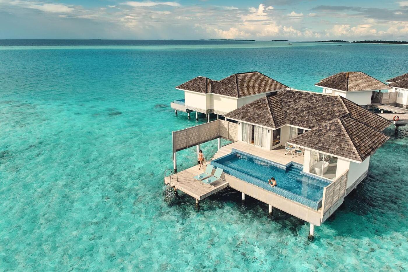Kandima Maldives Kudahuvadhoo Exterior photo The resort's villas