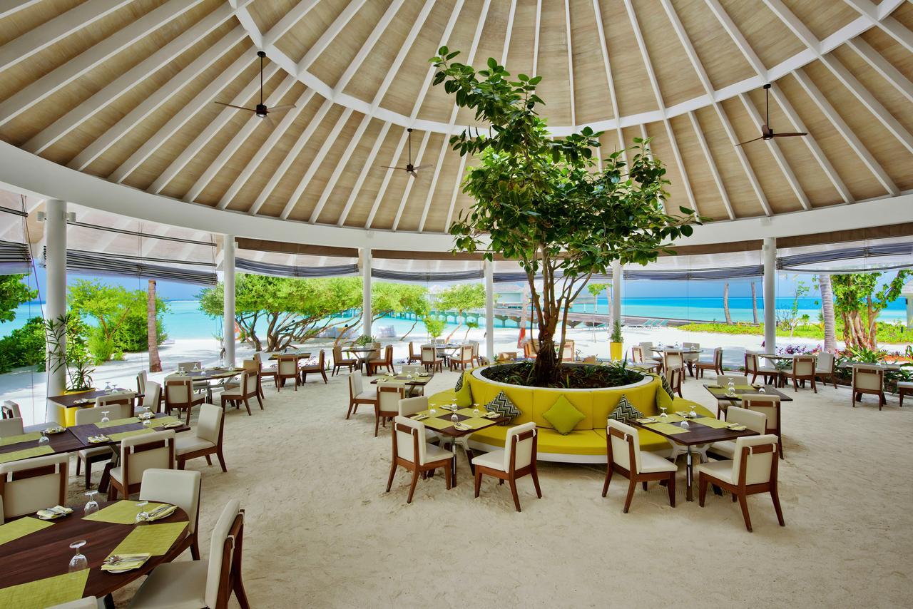 Kandima Maldives Kudahuvadhoo Exterior photo The restaurant at the resort