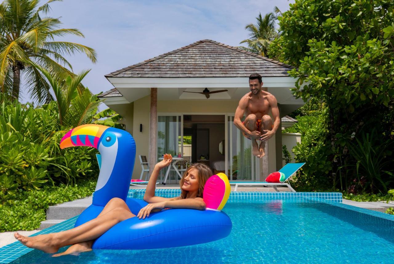 Kandima Maldives Kudahuvadhoo Exterior photo Toucan pool float