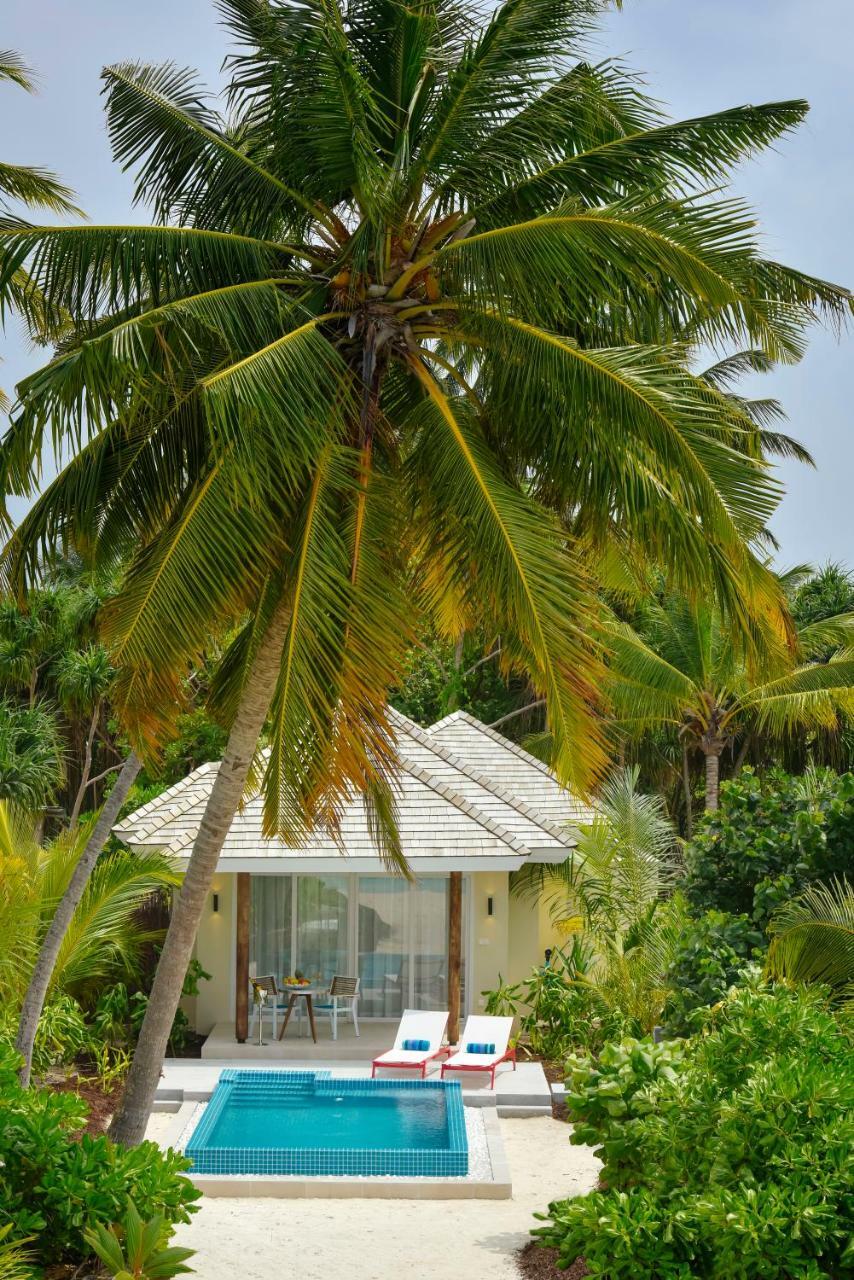 Kandima Maldives Kudahuvadhoo Exterior photo A villa at the resort